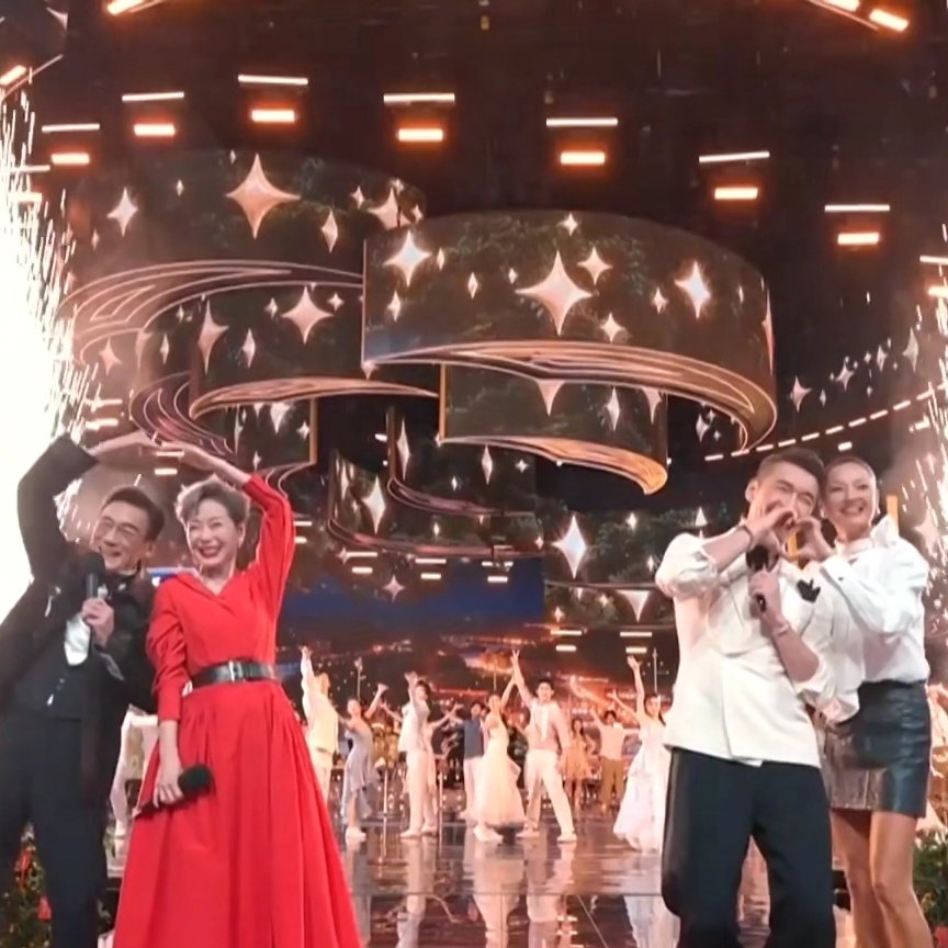 VDF Micro Hanging Lights Up the Vientiane Red Courtyard of the 2026 Beijing TV Spring Festival Gala