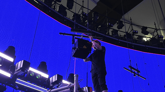 GIF8
