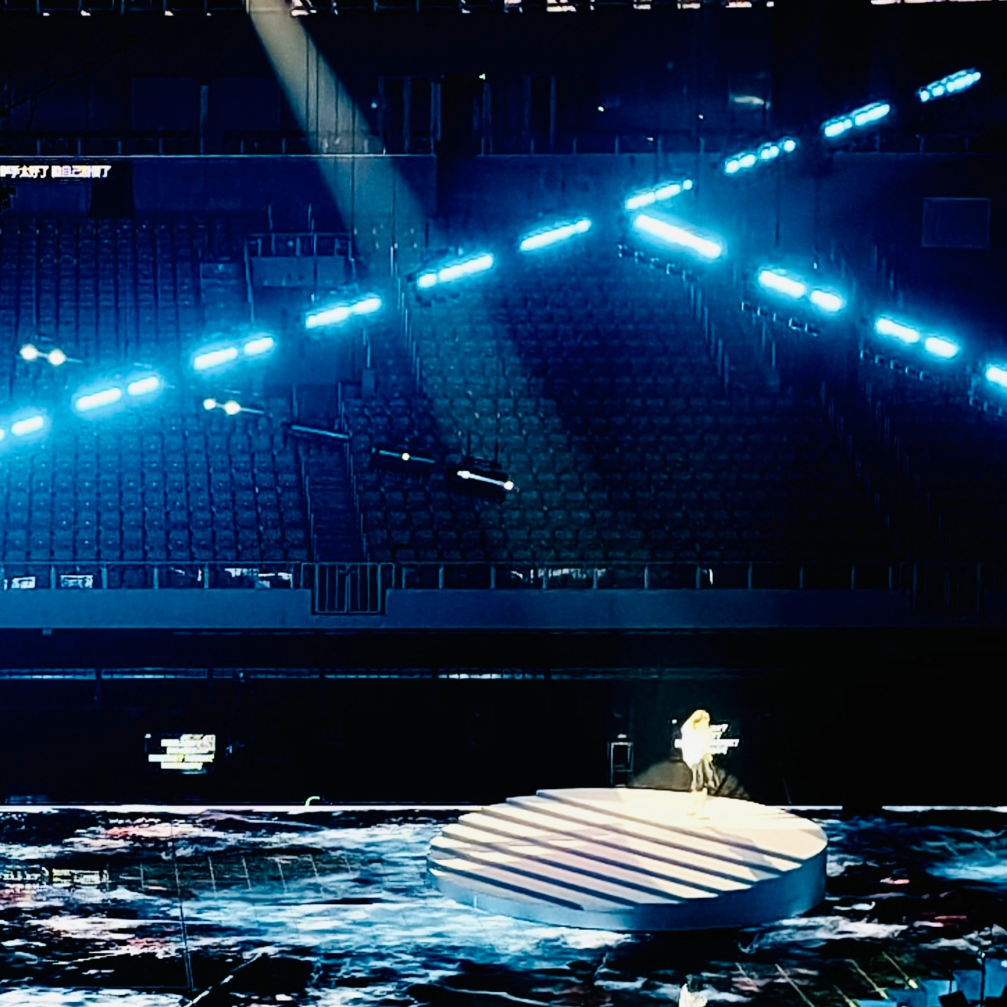 Jordan Chan's 'BIG MAN·One Person' 30th Anniversary Tour, VDF's World's First Dual-Motor Micro-Crane to Support the Tour