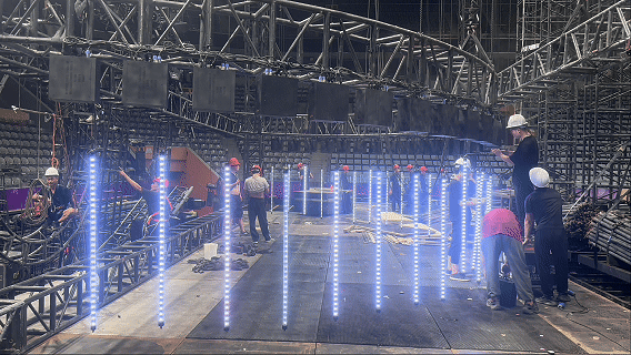 GIF8
