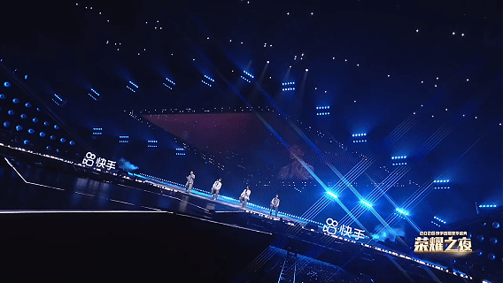 GIF8