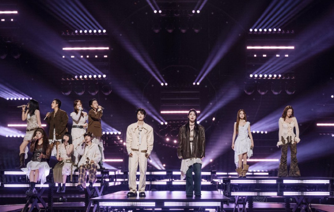 Kinetic Winch, Weaving Light: The Finale of "Let Me Sing"